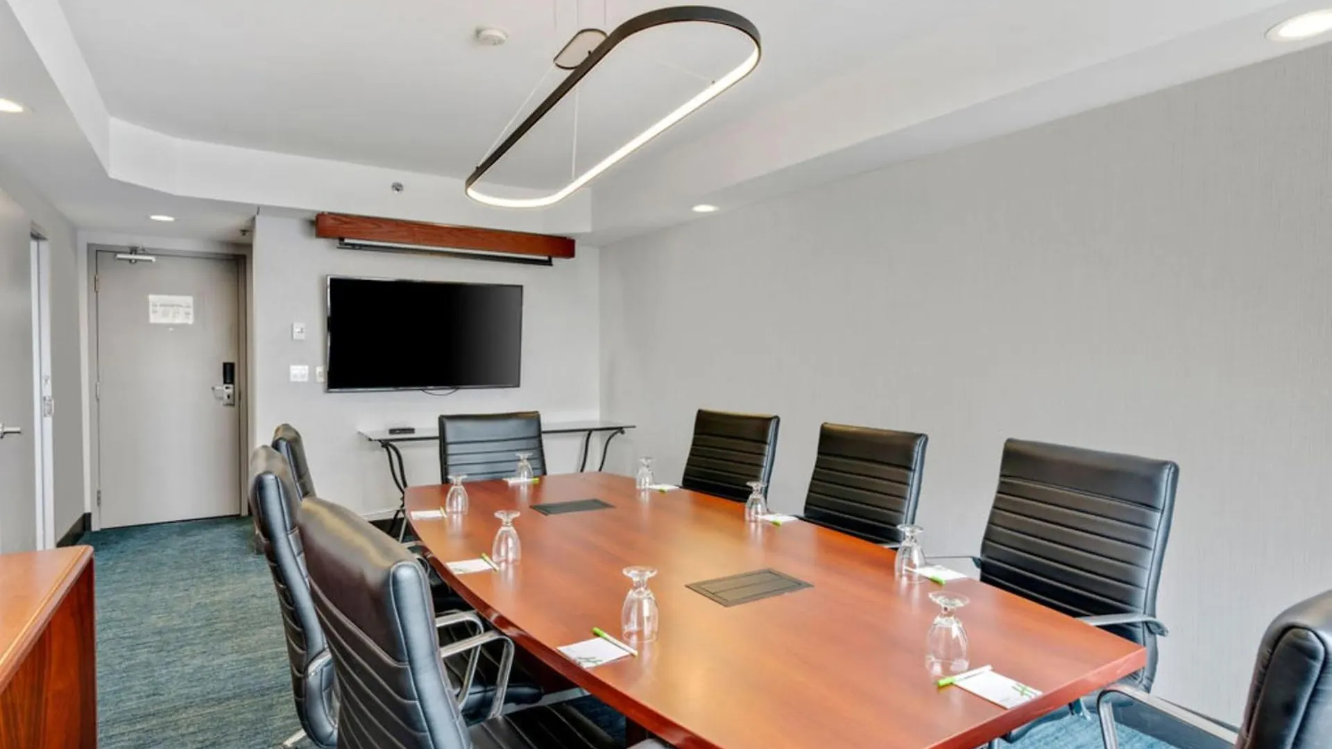 Holiday Inn & Suites Ottawa Kanata By Ihg