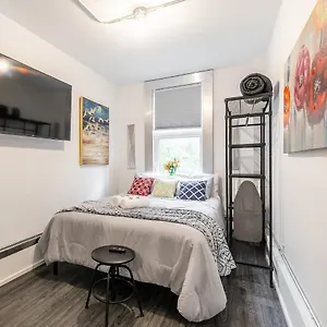 Prime Location - Upscale 1br Steps From Byward Market! Apartment