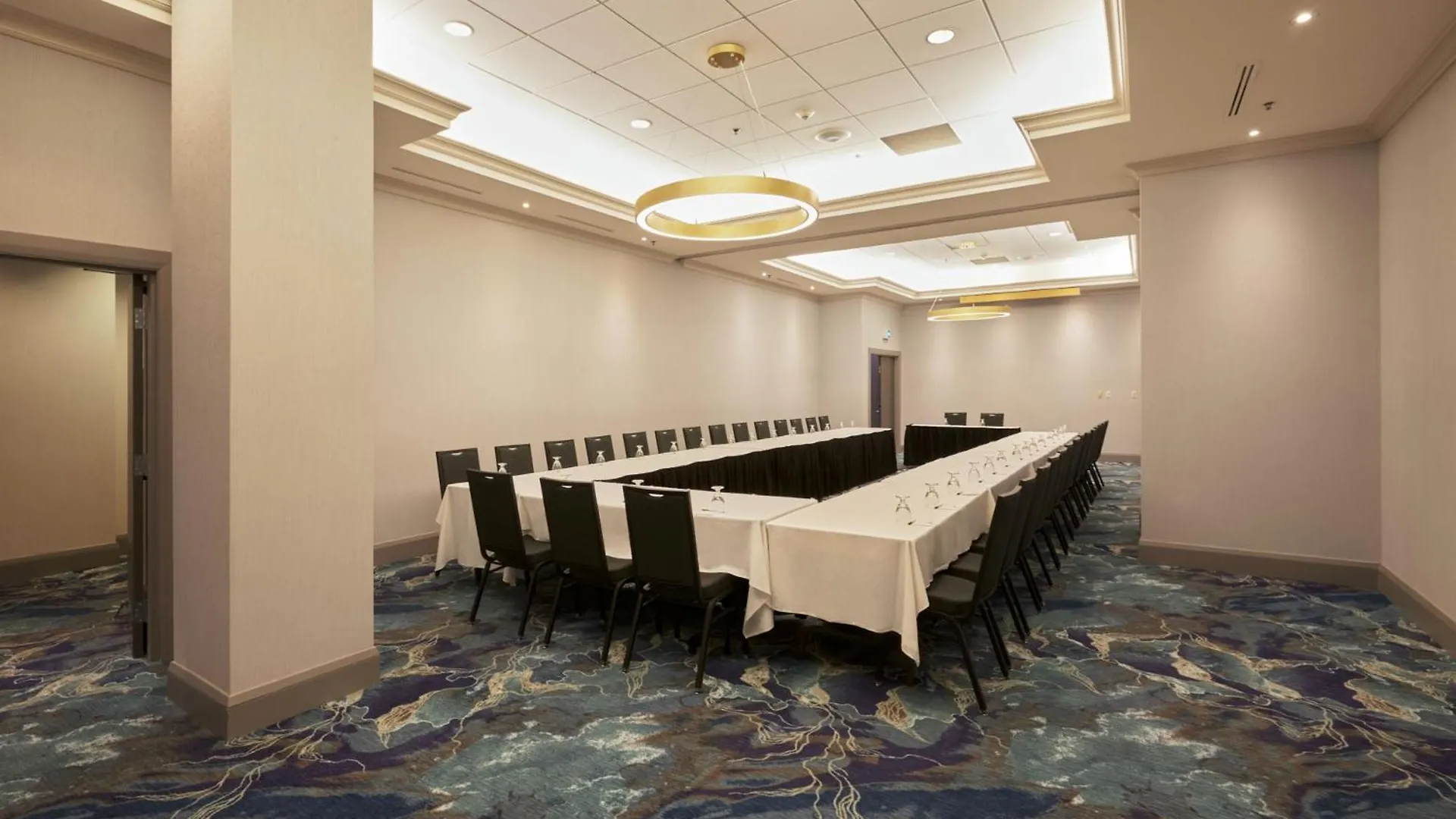 Holiday Inn & Suites Ottawa Kanata By Ihg