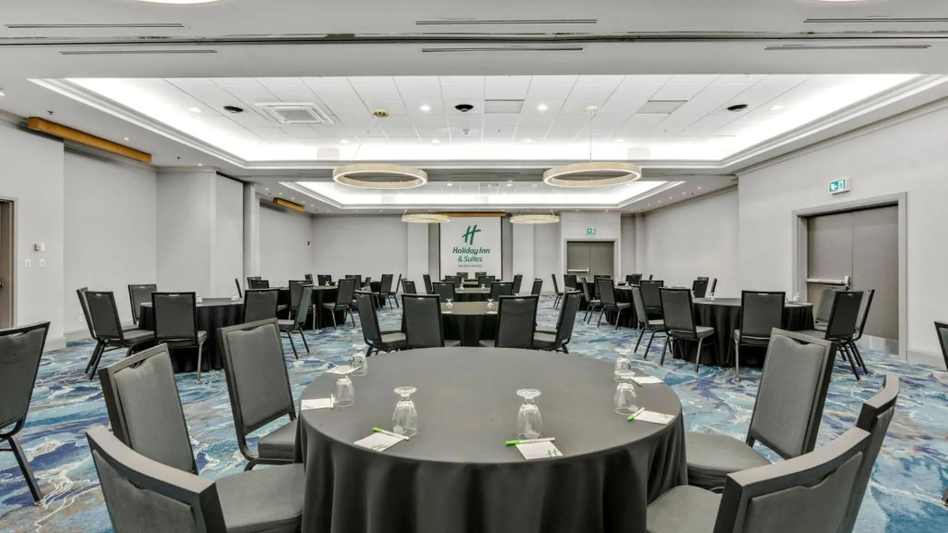 Holiday Inn & Suites Ottawa Kanata By Ihg Hotel
