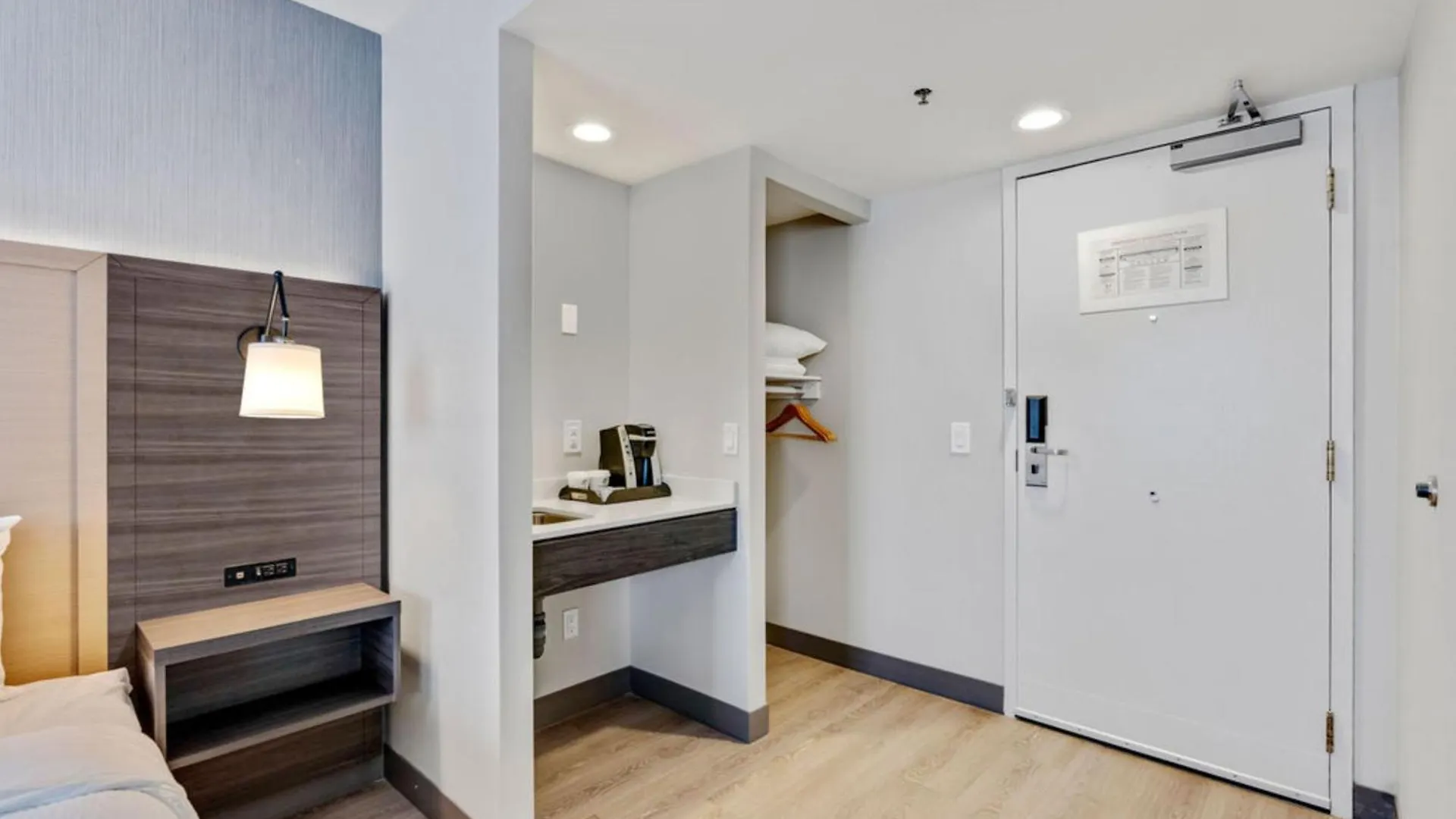 Holiday Inn & Suites Ottawa Kanata By Ihg